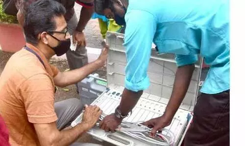 ഇലക്ട്രോണിക് വോട്ടുയന്ത്രങ്ങൾ ഇന്നുതന്നെ വോട്ടെണ്ണൽ കേന്ദ്രങ്ങളിൽ