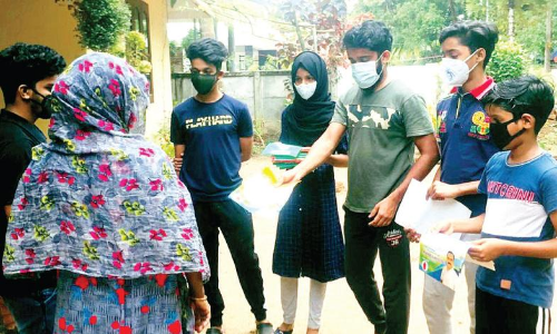 വോട്ടഭ്യർഥനയുമായി കുട്ടിസംഘത്തി​െൻറ തെരഞ്ഞെടുപ്പ് പ്രചാരണം