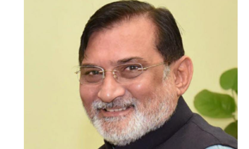 കോവിഡ് നിയമങ്ങൾ തെറ്റിച്ച് അഡ്മിനിസ്ട്രേറ്റർ ലക്ഷദ്വീപിലേക്ക്; പ്രതിഷേധം