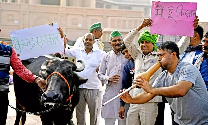 ഭാരത് ബന്ദ് തുടങ്ങി; നാളെ ചർച്ച ഭാരത് ബന്ദ് തുടങ്ങി; നാളെ ചർച്ച