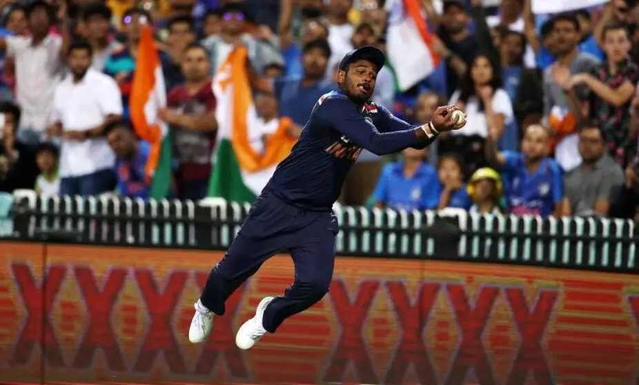 ബാറ്റിങ്ങിൽ വീണ്ടും എലി; പക്ഷേ ഫീൽഡിങ്ങിൽ ഇത്തവണയും പുലിയായി സഞ്​ജു VIDEO