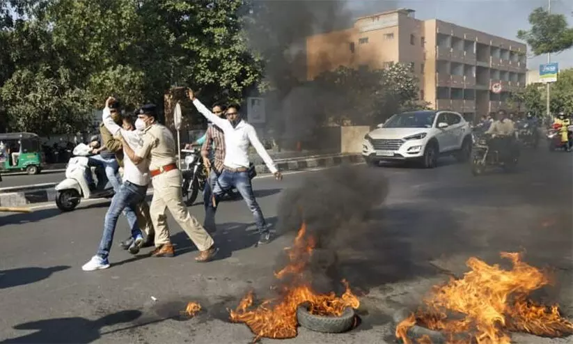 ഗുജറാത്തുകാർക്ക് നന്ദി; ഭാരത് ബന്ദിന് ലഭിച്ചത് വൻ പിന്തുണ -ഹാർദിക് പട്ടേൽ ഗുജറാത്തുകാർക്ക് നന്ദി; ഭാരത് ബന്ദിന് ലഭിച്ചത് വൻ പിന്തുണ -ഹാർദിക് പട്ടേൽ