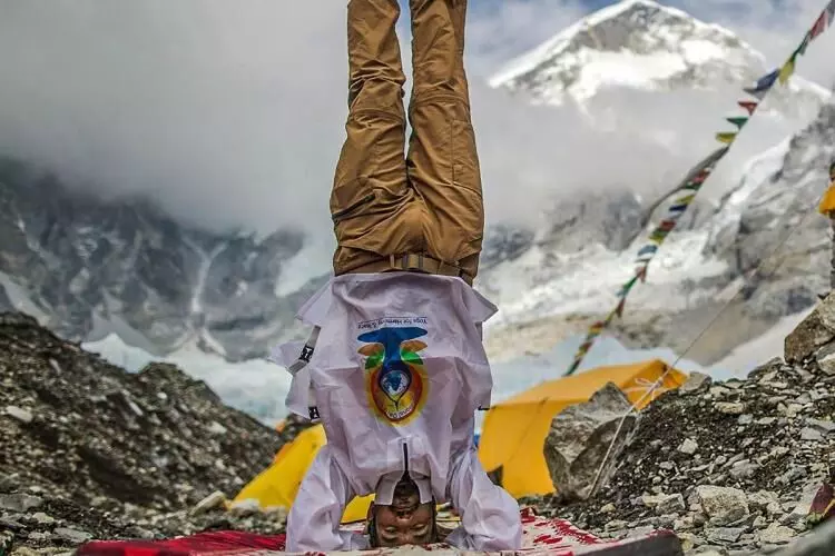 എവറസ്റ്റിെൻറ ഉയരത്തിൽ ധാരണയിലെത്തി ചൈനയും നേപ്പാളും എവറസ്റ്റിെൻറ ഉയരത്തിൽ ധാരണയിലെത്തി ചൈനയും നേപ്പാളും