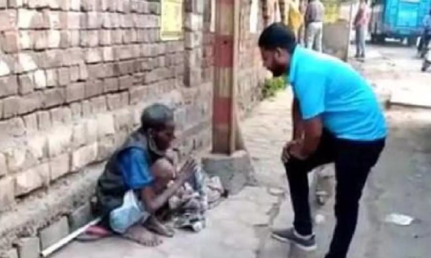 ആ ​ഭി​ക്ഷ​ക്കാ​ര​ൻ ​ഐ.ഐ.ടി ബി​രു​ദ​ധാ​രി​ത​ന്നെ...