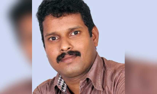 എകരൂലില്‍ ടിപ്പർ ലോറി ബൈക്കിലിടിച്ച് യുവാവ് മരിച്ചു.