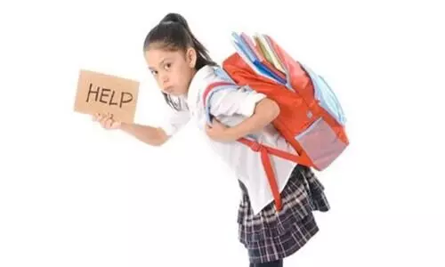 രണ്ടാം ക്ലാസ്​ വരെ ഹോംവർക്ക്​ വേണ്ട, സ്​കൂൾ ബാഗി​െൻറ ഭാരം കുറക്കണം, പരിശോധിക്കണം -വിദ്യാഭ്യാസ മന്ത്രാലയം