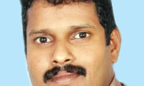 എ​ക​രൂ​ലി​ല്‍ ടി​പ്പ​ർ ലോ​റി ബൈ​ക്കി​ലി​ടി​ച്ച് യു​വാ​വ് മ​രി​ച്ചു