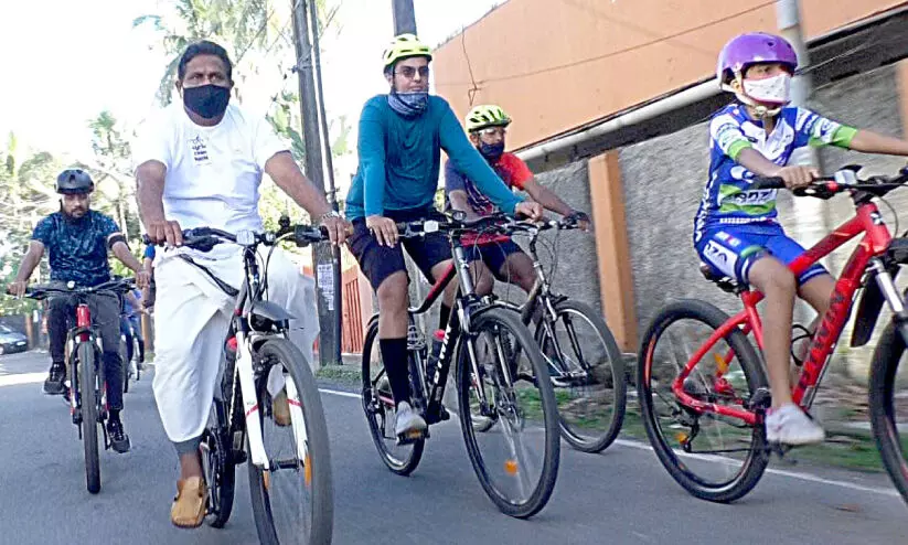 തിരക്കിനിടയിലും പരിശീലനം ഒഴിവാക്കാതെ സ്ഥാനാർഥി തിരക്കിനിടയിലും പരിശീലനം ഒഴിവാക്കാതെ സ്ഥാനാർഥി