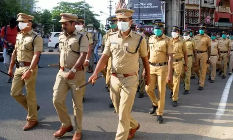 കണ്ണൂരിൽ രണ്ട് വാർഡുകൾക്ക് അതിസുരക്ഷ ഒരുക്കണമെന്ന് ഹൈകോടതി കണ്ണൂരിൽ രണ്ട് വാർഡുകൾക്ക് അതിസുരക്ഷ ഒരുക്കണമെന്ന് ഹൈകോടതി