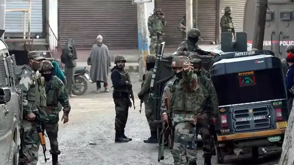 പുൽവാമയിൽ രണ്ട്​ തീവ്രവാദി​കളെ ​​ സൈന്യം വധിച്ചു