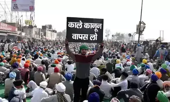 കേന്ദ്രം എഴുതിനൽകിയ നിർദേശങ്ങൾ തള്ളി കർഷകർ; പ്രക്ഷോഭം ശക്തമാക്കും കേന്ദ്രം എഴുതിനൽകിയ നിർദേശങ്ങൾ തള്ളി കർഷകർ; പ്രക്ഷോഭം ശക്തമാക്കും