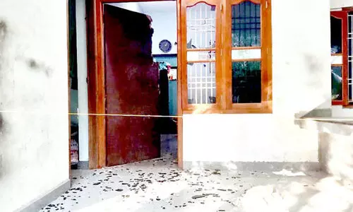 ചങ്ങരോത്ത് ഇടതു സ്ഥാനാർഥിയുടെ വീടിനുനേരെ ബോംബെറിഞ്ഞു