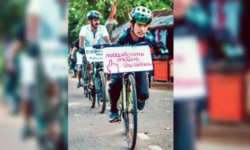 എ​ല്ലാ​വ​രും വോ​ട്ട്​ ചെ​യ്യു​വി​ൻ, സൈ​ക്കി​ൾ റാ​ലി​യു​മാ​യി പ്ര​ണ​വ്​