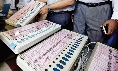 വോട്ടുയന്ത്രങ്ങൾക്ക് എത്ര തുക ചെലവഴിക്കുന്നെന്ന് തെരഞ്ഞെടുപ്പ് കമീഷനോട് ചോദിക്കാനാവില്ല -സുപ്രീംകോടതി