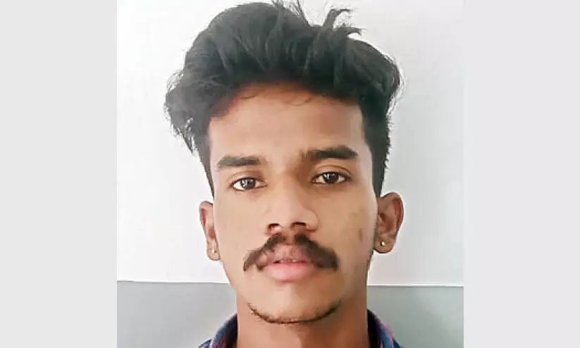 പ്രണയം നടിച്ച് പീഡിപ്പിച്ച കേസിൽ യുവാവ് അറസ്റ്റിൽ പ്രണയം നടിച്ച് പീഡിപ്പിച്ച കേസിൽ യുവാവ് അറസ്റ്റിൽ