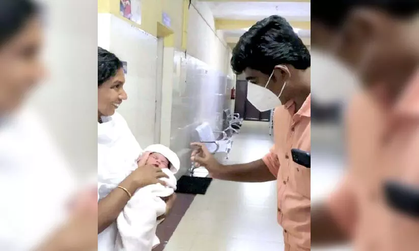 വോട്ടെടുപ്പി​െൻറ തലേന്ന് സ്​ഥാനാർഥി അച്ഛനായി