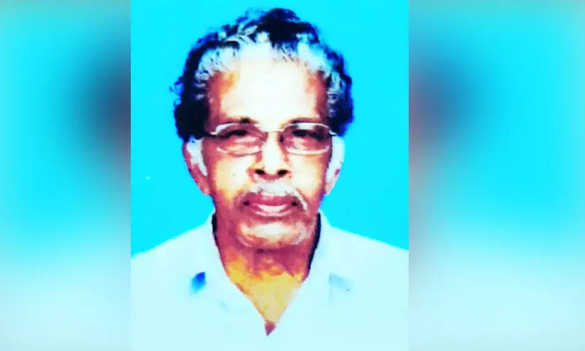 കോവിഡ് കാലം വെറുതെയായില്ല; ആറാം ബിരുദം സ്വന്തമാക്കി കുമാരൻ മാസ്​റ്റർ