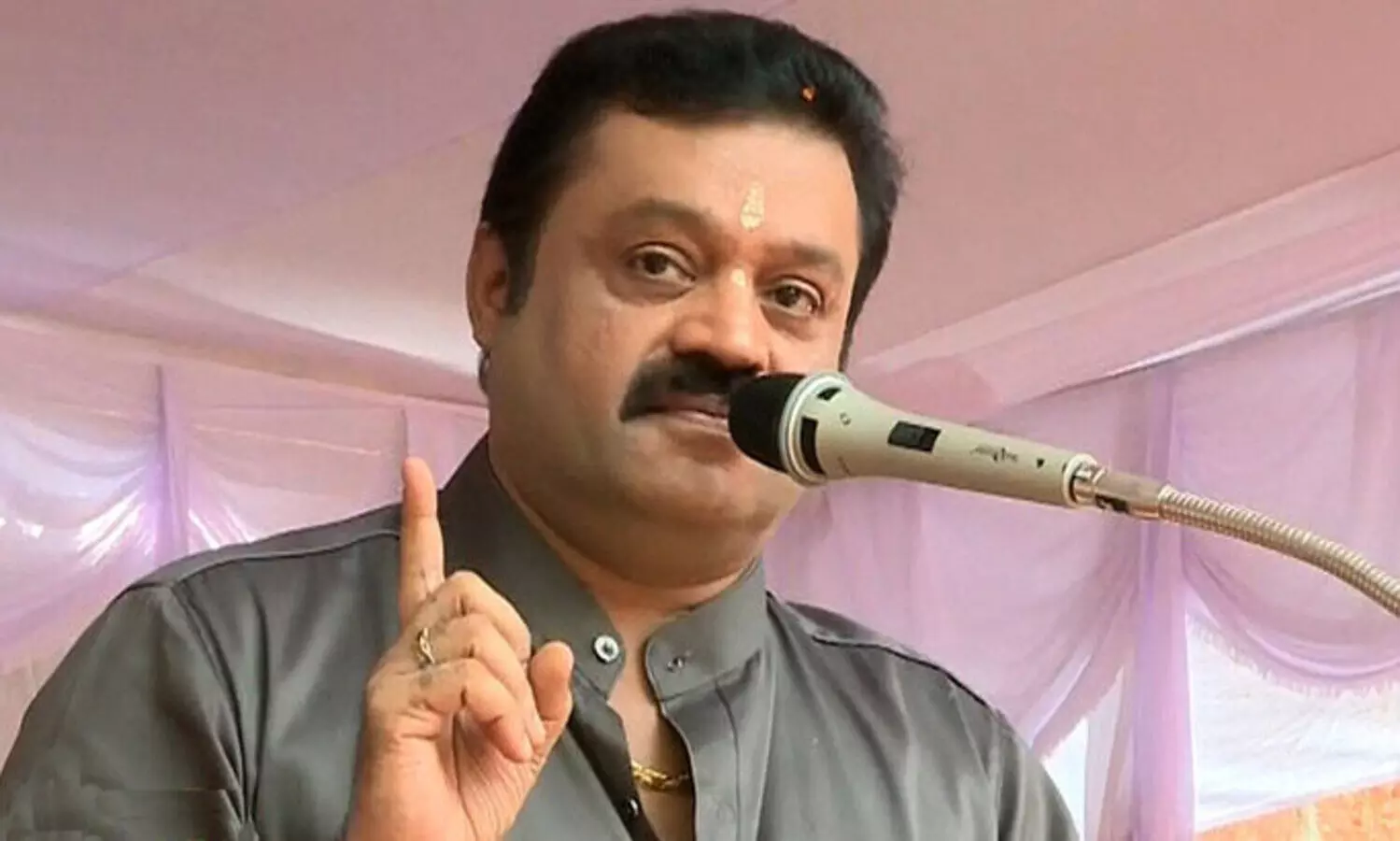 വ്യാജരേഖ ചമച്ച് പുതുച്ചേരിയിൽ​ വാഹനങ്ങൾ രജിസ്​റ്റർ ചെയ്​ത കേസ്​: സുരേഷ്​ ഗോപി കോടതിയിൽ ഹാജരായി