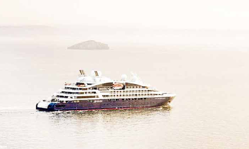 പ​ര്യ​വേ​ക്ഷ​ണ ക​പ്പ​ൽ യാ​ത്ര ന​ട​ത്താം; തി​മിം​ഗ​ല സ്രാ​വു​ക​ളെ അ​ടു​ത്തു​കാ​ണാം