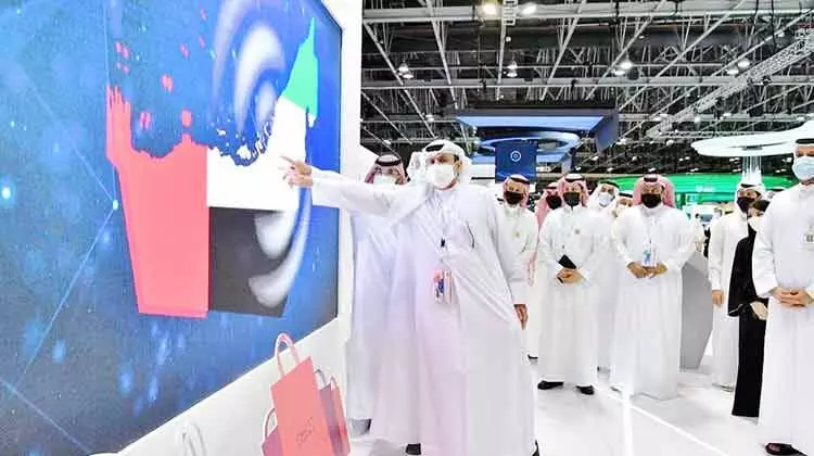 ടൂ​റി​സ്​​റ്റ്​ വി​സ​യി​ൽ ദു​ബൈ​യി​ൽ എ​ത്തു​ന്ന​വ​ർ​ക്ക്​ ഇ​നി ഡി​സ്​​കൗ​ണ്ട്​ കാ​ർ​ഡു​ക​ളും