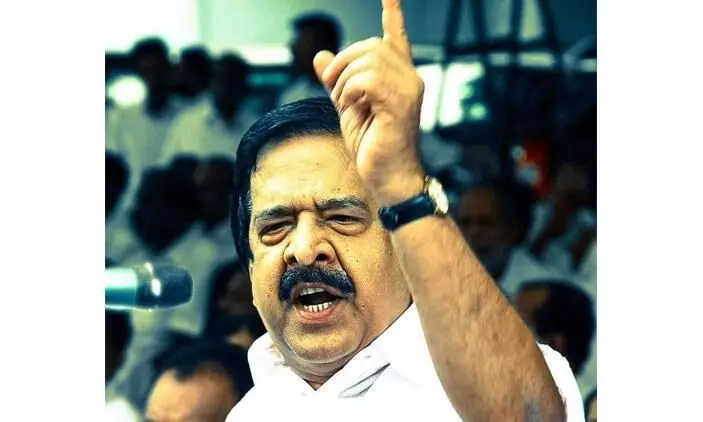 മുഖ്യമന്ത്രിയും സി.പി.എമ്മും മതങ്ങളെ തമ്മിലടിപ്പിച്ച്​ ബി.ജെ.പിയെ വളർത്തുന്നു -ചെന്നിത്തല