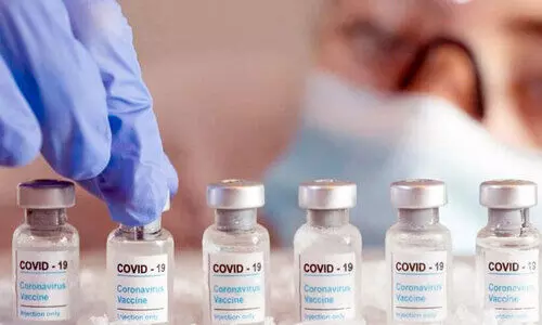 വാക്​സിൻ വിതരണം തുടങ്ങി; മലയാളികളടക്കം പങ്കാളികളായി