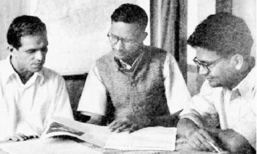 ഇ​ട​ത്​ സ്വ​യം തോ​ൽ​പി​ക്കു​കയാണ്​