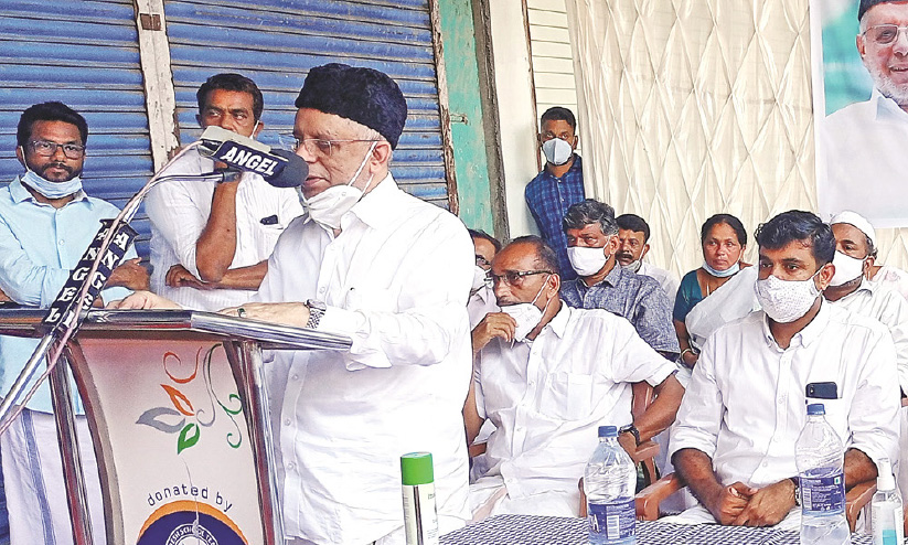 എല്.ഡി.എഫ് ഭരണം തികഞ്ഞ പരാജയം –ഹൈദരലി ശിഹാബ് തങ്ങള് എല്.ഡി.എഫ് ഭരണം തികഞ്ഞ പരാജയം –ഹൈദരലി ശിഹാബ് തങ്ങള്