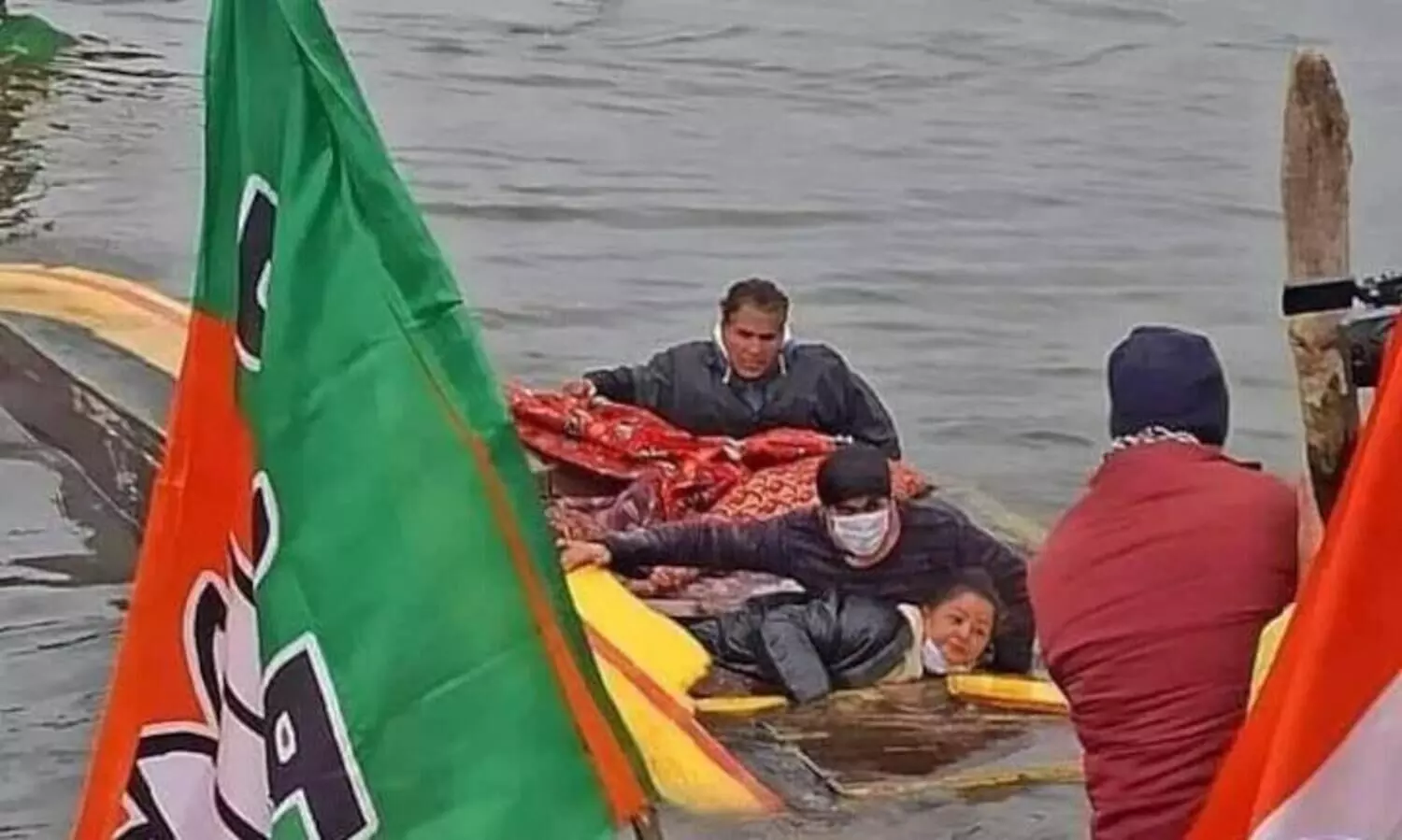 ദാൽ തടാകത്തിൽ ശിക്കാര മറിഞ്ഞ്​ ബി.ജെ.പി പ്രവർത്തകർ അപകടത്തിൽപെട്ടു