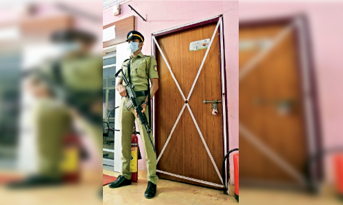 തെരഞ്ഞെടുപ്പ് കഴിഞ്ഞാലും തിരക്കൊഴിയാതെ വാർ റൂം