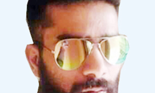 നി​ർ​ത്തി​യി​ട്ട ടി​പ്പ​റി​നു പി​ന്നി​ൽ സ്കൂ​ട്ട​റി​ടി​ച്ച് യു​വാ​വ് മ​രി​ച്ചു