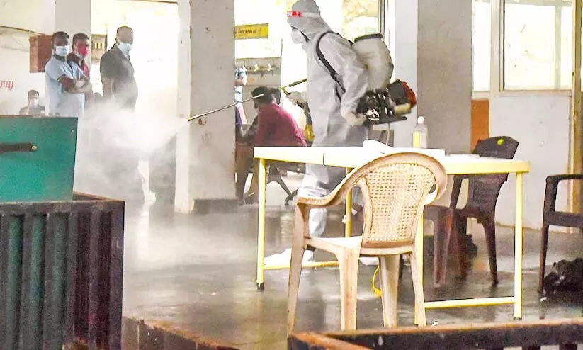 കോവിഡ്-19 പ്രതിരോധം: സന്നിധാനത്ത് പരിശോധന ക്യാമ്പ് സംഘടിപ്പിച്ചു കോവിഡ്-19 പ്രതിരോധം: സന്നിധാനത്ത് പരിശോധന ക്യാമ്പ് സംഘടിപ്പിച്ചു