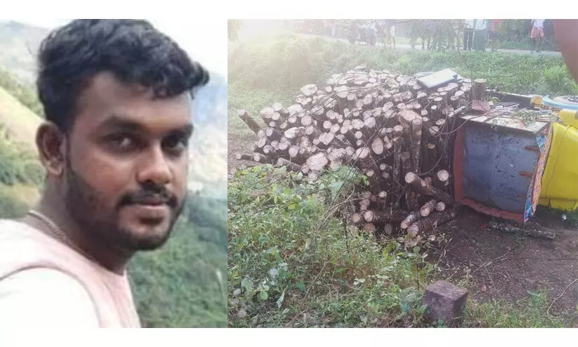 തടി ലോറി കനാലിലേക്ക് മറിഞ്ഞ് ഡ്രൈവർ മരിച്ചു തടി ലോറി കനാലിലേക്ക് മറിഞ്ഞ് ഡ്രൈവർ മരിച്ചു