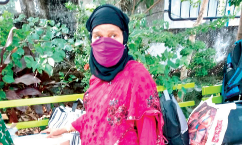 69 വ​യ​സ്സ് പി​ന്നി​ട്ടി​ട്ടും തെ​ര​ഞ്ഞെ​ടു​പ്പ്​ ചു​മ​ത​ല ഏ​റ്റെ​ടു​ത്ത്​ ഖ​ദീ​ജ