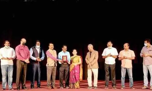 ഇ​ട്ടി​യ​ച്ച​ന്​ യാ​ത്ര​യ​യ​പ്പ്​ ന​ൽ​കി