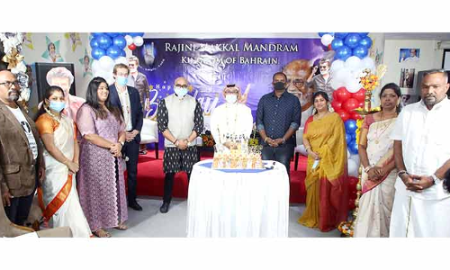 ര​ജ​നി​കാ​ന്തി​െൻറ ജ​ന്മ​ദി​നം ആ​ഘോ​ഷി​ച്ചു