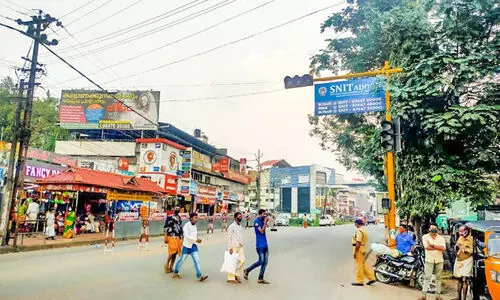 മിഴിതുറക്കാത്ത   സിഗ്​നല്‍ ലൈറ്റുകള്‍: കെ.എസ്.ആര്‍.ടി.സി, ഏഴംകുളം കവലകളില്‍ അപകടം അരികെ