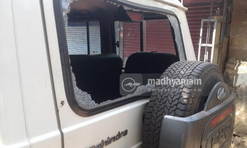 നാദാപുരത്ത്​ സംഘർഷം; പൊലീസ്​ ഗ്രനേഡ്​ പ്രയോഗിച്ചു