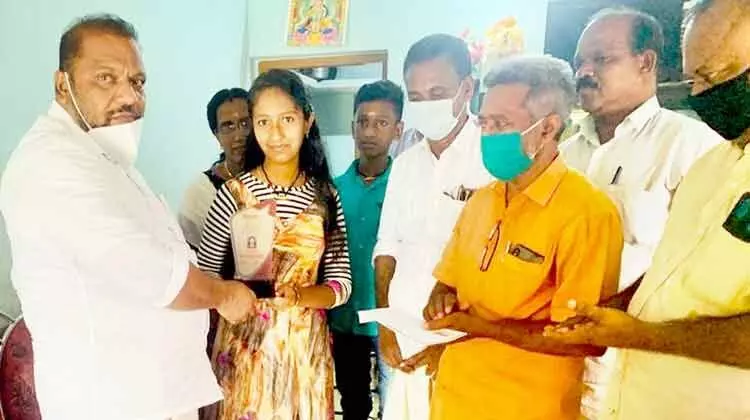 വിദ്യാഭ്യാസ മേന്മ പുരസ്കാരം കൊല്ലം ആദിച്ചനല്ലൂരിൽ കൈമാറി വിദ്യാഭ്യാസ മേന്മ പുരസ്കാരം കൊല്ലം ആദിച്ചനല്ലൂരിൽ കൈമാറി