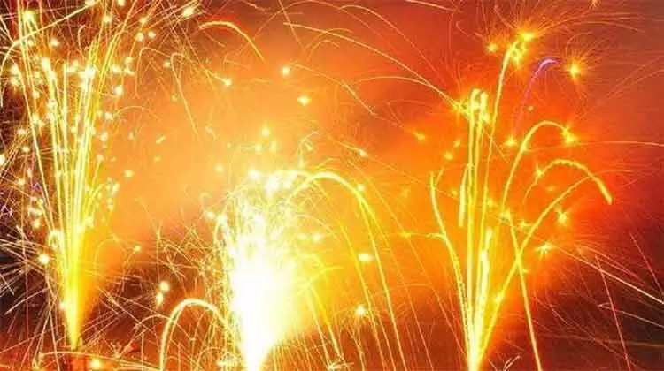 ജനവാസ കേന്ദ്രത്തിൽ പടക്കം പൊട്ടിച്ച യുവാവ്​ അറസ്​റ്റിൽ