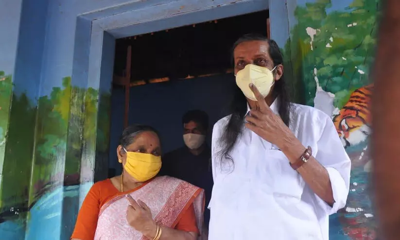 പന്ന്യൻ രവീന്ദ്രനും ഭാര്യ രത്നവല്ലിയും (ഫയൽ ചിത്രം) പന്ന്യൻ രവീന്ദ്രനും ഭാര്യ രത്നവല്ലിയും (ഫയൽ ചിത്രം)