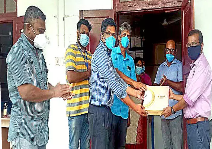 കോവിഡ് പട്ടികക്കിടയിലും ഒടുവിൽ കോവിഡ് നുഴഞ്ഞുകയറി; ശേഷം...