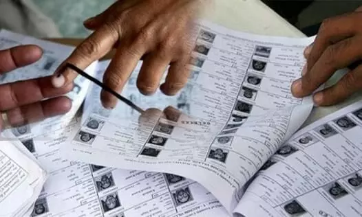 തദ്ദേശ സ്ഥാപനങ്ങളിലെ അധ്യക്ഷപദവി; നിലവിലെ സംവരണക്രമം തുടരാമെന്ന് ഹൈകോടതി തദ്ദേശ സ്ഥാപനങ്ങളിലെ അധ്യക്ഷപദവി; നിലവിലെ സംവരണക്രമം തുടരാമെന്ന് ഹൈകോടതി