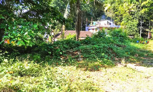 ഹൈടെക് കാലത്തും പൂഞ്ഞാർ സർക്കാർ സ്കൂളിന്​ അവഗണന