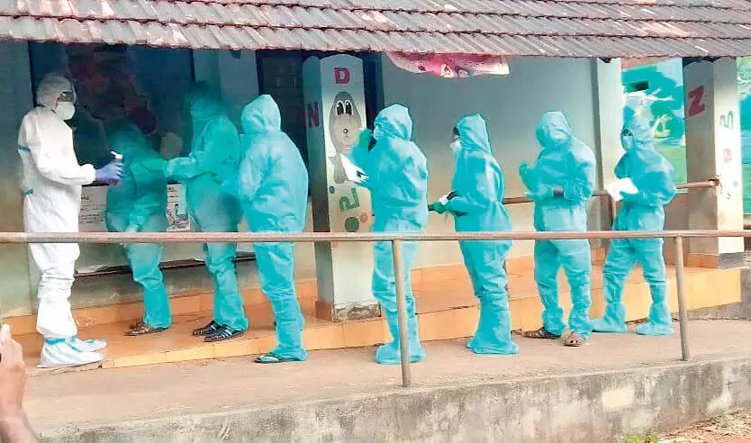 കോ​വി​ഡ്: വോ​ട്ട​വ​കാ​ശം വി​നി​യോ​ഗി​ക്കാ​ൻ   ഒ​രു​ക്കി​യ സം​വി​ധാ​നം വി​ജ​യ​ക​രം