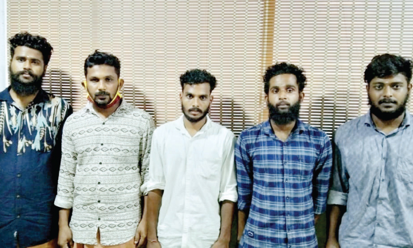 എൽ.ഡി.എഫ് തെരഞ്ഞെടുപ്പ് കമ്മിറ്റി ഓഫിസ് തകർത്ത സംഭവം; അഞ്ച് ബി.ജെ.പി പ്രവർത്തകർ അറസ്റ്റിൽ എൽ.ഡി.എഫ് തെരഞ്ഞെടുപ്പ് കമ്മിറ്റി ഓഫിസ് തകർത്ത സംഭവം; അഞ്ച് ബി.ജെ.പി പ്രവർത്തകർ അറസ്റ്റിൽ