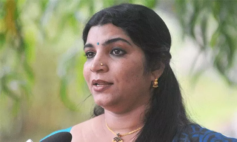 നിയമനതട്ടിപ്പിൽ ഉന്നത ഇടപെടലെന്ന്​ സംശയം; മന്ത്രിമാരുടെ പേരുകളും സരിത ഉപയോഗിച്ചു