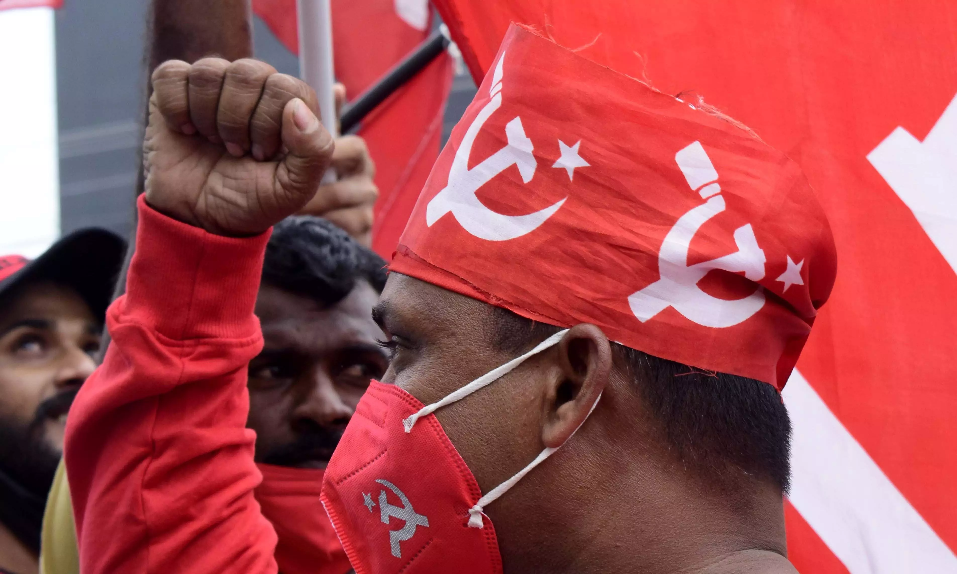 ഇടറിയെങ്കിലും ചുവപ്പു മാറാതെ കൊല്ലം ഇടറിയെങ്കിലും ചുവപ്പു മാറാതെ കൊല്ലം