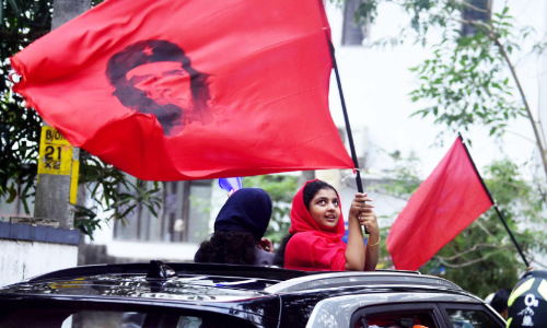 ഇടനെഞ്ചിൽ ഇടങ്കാറ്റ്​