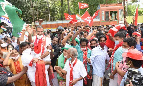 പൂരനഗരിയിൽ ലൈഫ്​ ഇടതിന്